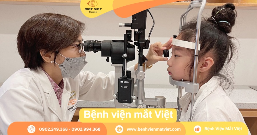 Hình: Tầm soát bệnh lý mắt sau Tết tại Bệnh viện Mắt Việt.